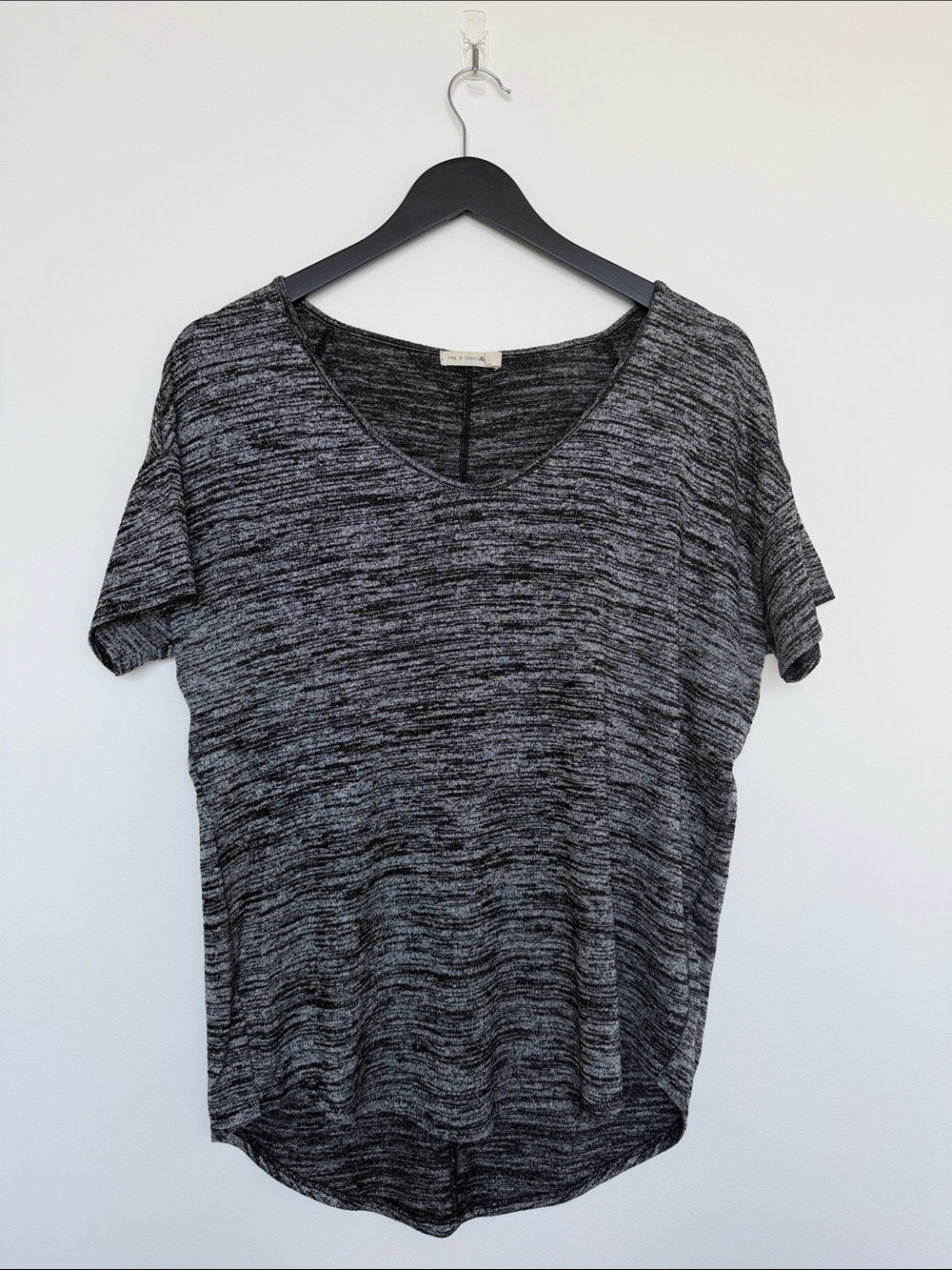 rag & bone Heathered Black & Gray V-Neck Short Sleeve Tee